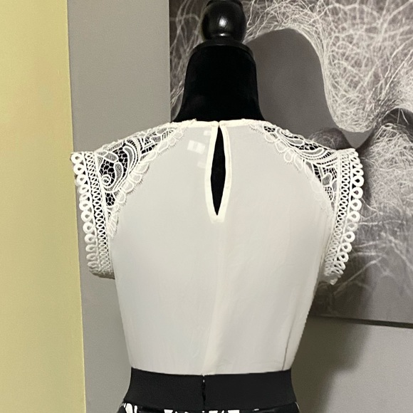 Express Blouse - Picture 2 of 3